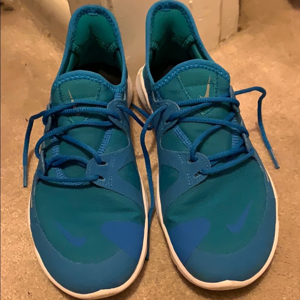 Custom Women’s Nike Free shoes